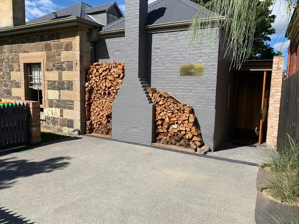 Fusilier Cottage: Luxury Boutique Accommodation In Battery Point Hobart Villa